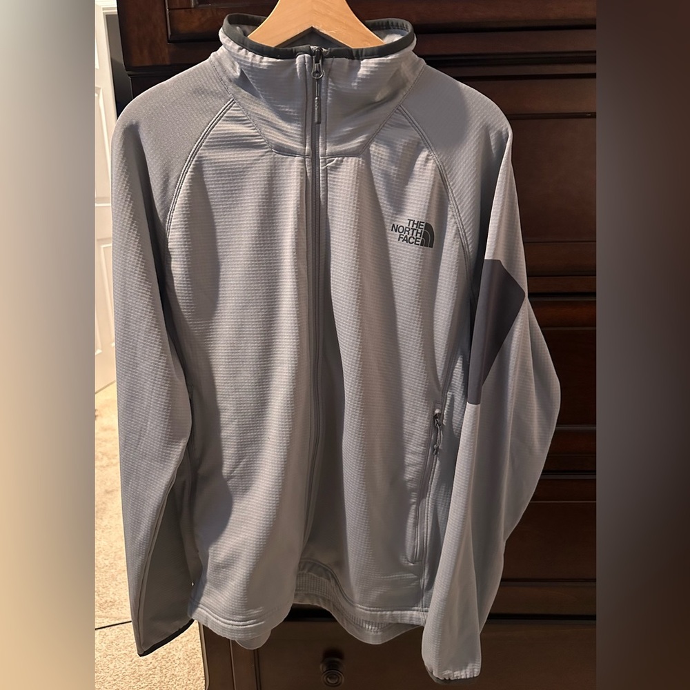 The North Face Men’s Lightweight Jacket in Grey size Large
